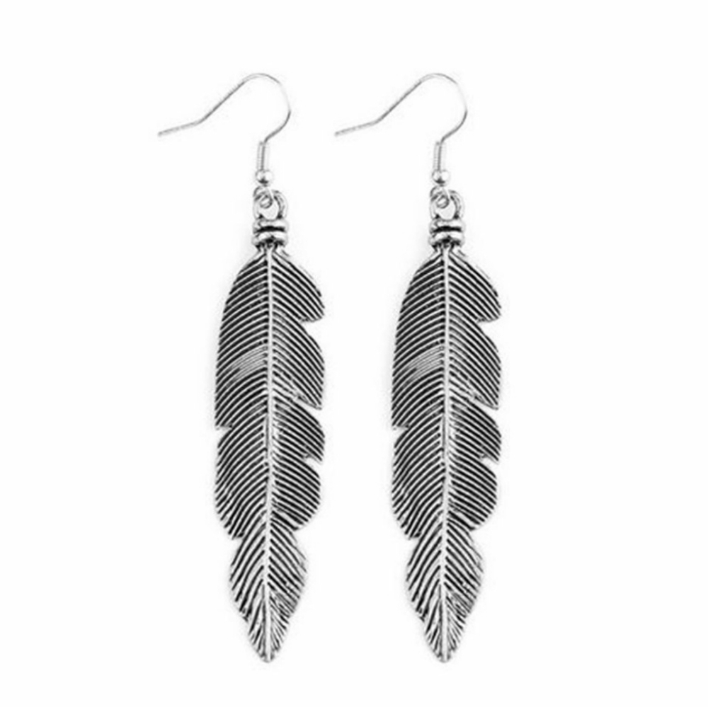 🆕 Boutique Feather Etched Drop Earrings